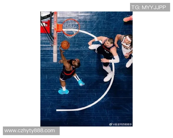 哈登与小球迷的温馨互动瞬间展现篮球魅力与梦想的交汇